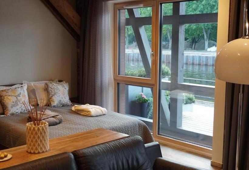Suite with Terrace, Merchant Signature Suites