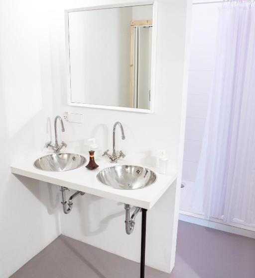 Семейный Номер, Sishaus Hostel