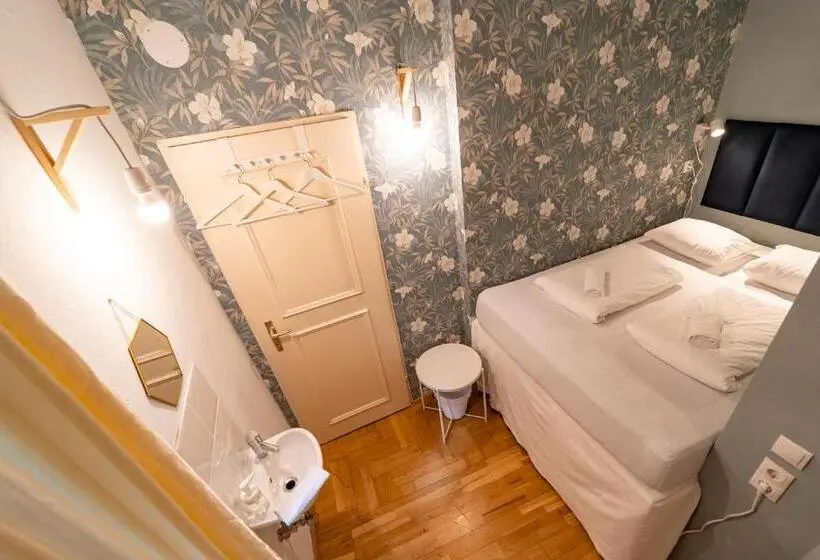 Quarto Basic, Sishaus Hostel