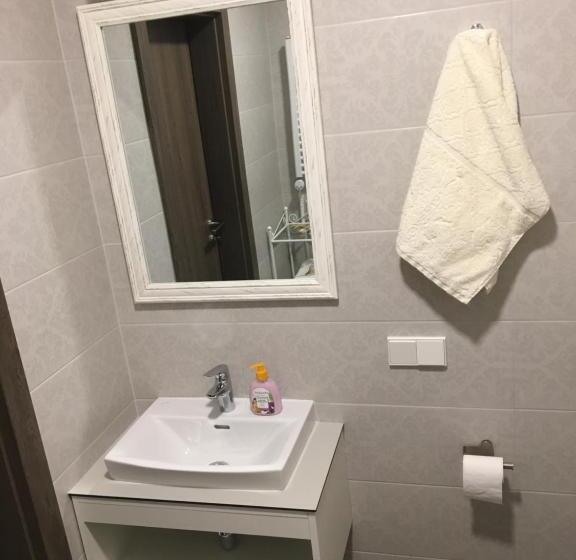 اتاق استاندارد چهارنفره با بالکن, Sky Villa