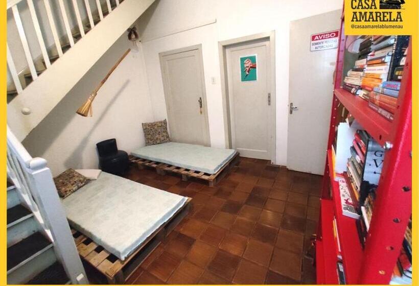 اتاق اکونومی, Casa Amarela Blumenau Hospedagem Alternativa