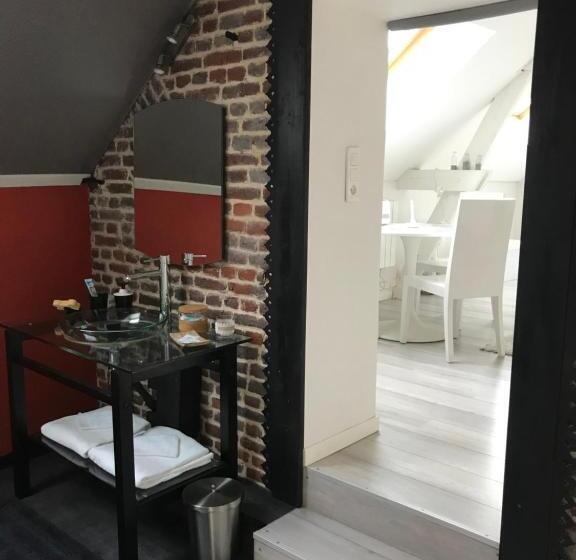 חדר סטנדרט לשלושה, Chambres Privées Chez Le Particulier Aéroport Lille Lesquin