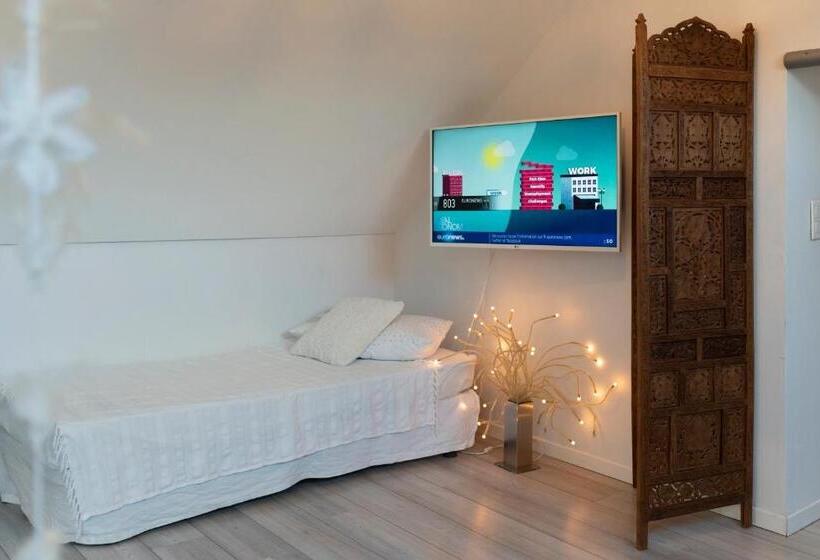 חדר סטנדרט לשלושה, Chambres Privées Chez Le Particulier Aéroport Lille Lesquin