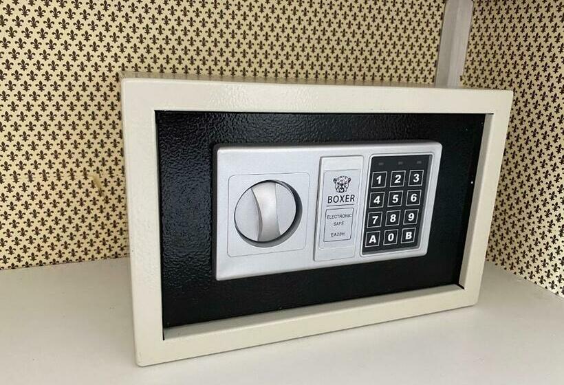 스탠다드 룸 킹사이즈 침대, Red House Accomodation Potenza Picena