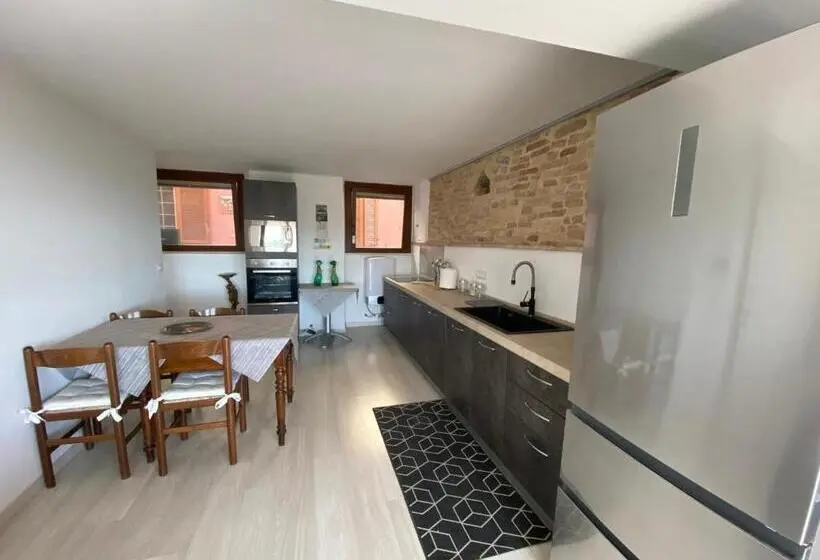 Standard-huone King-vuode, Red House Accomodation Potenza Picena