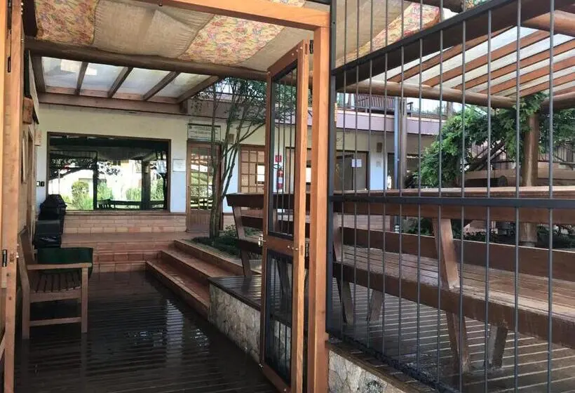 スタンダードスタジオ, Pousada Oak Plaza