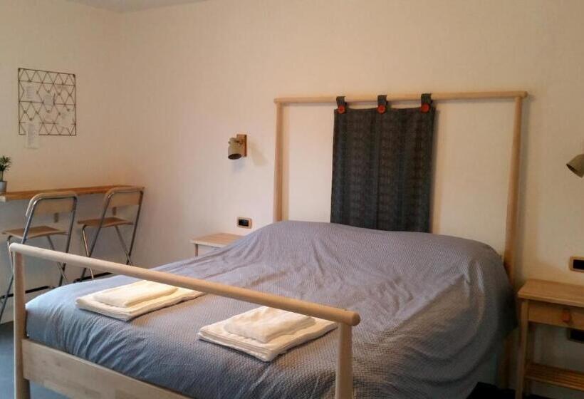 اتاق استاندارد با چشمانداز دریاچه, B&b Val Valerna