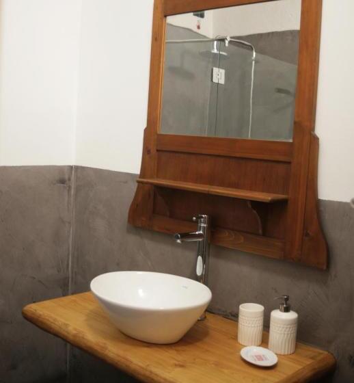 اتاق استاندارد سه نفره, B&b Val Valerna