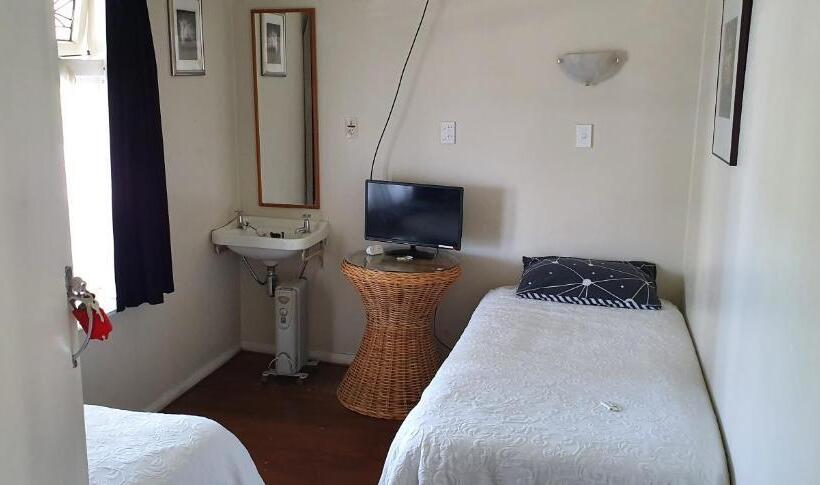 Номер Стандарт, Motueka Backpackers, Loud Live Music Friday Saturday Nights