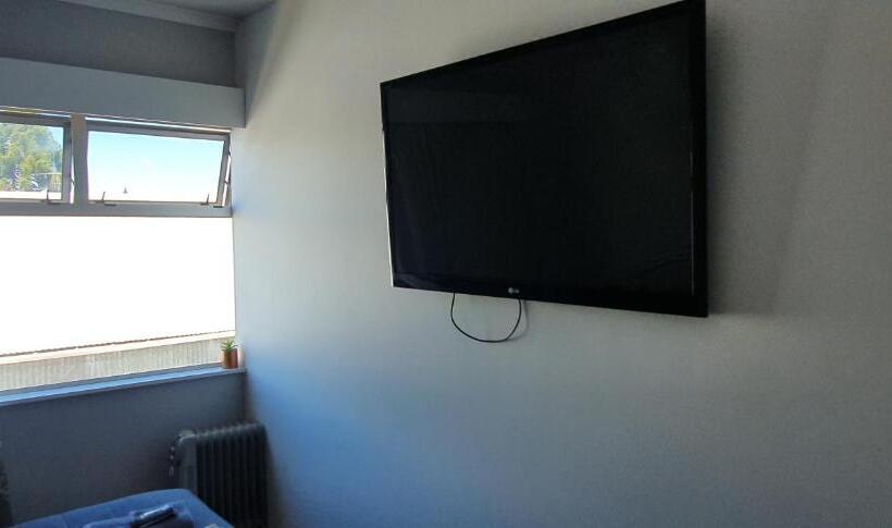 Семейный Номер, Motueka Backpackers, Loud Live Music Friday Saturday Nights