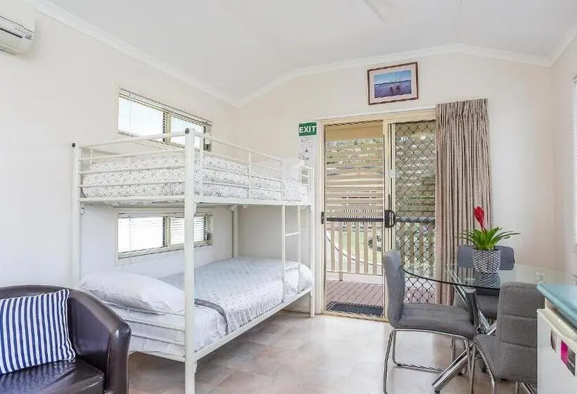 ファミリーステューディオ, Tiaro Tourist Stopover