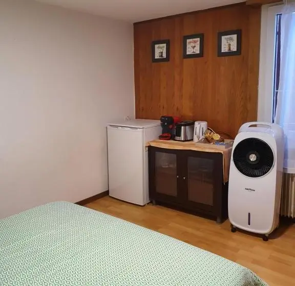 スタンダードルーム, Buongustaio Fereinzimmer Room Inside A Flat