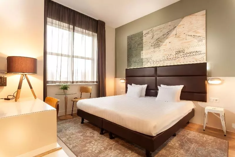 Standard Room King Size Bed