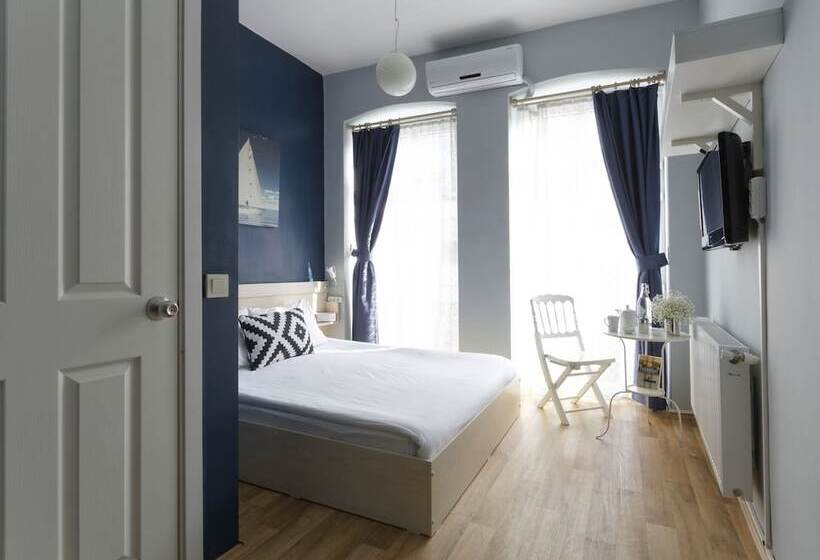 スタンダードルーム, Cheers Port House