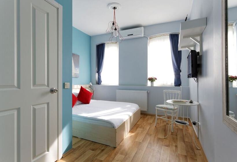 スタンダードルーム, Cheers Port House