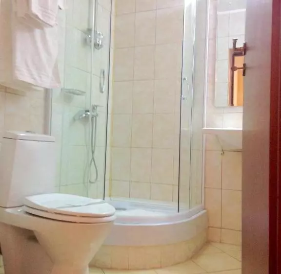 Standard Room, Ciric