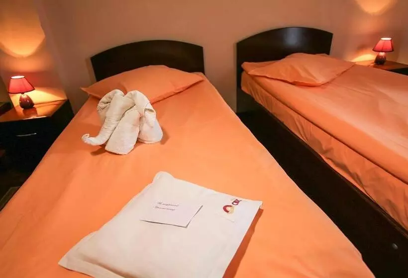 Standard Room, Ciric