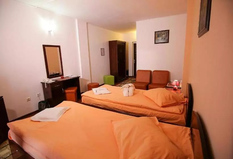 Standard Room, Ciric