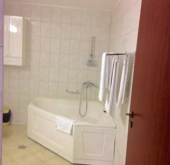 Suite, Ciric