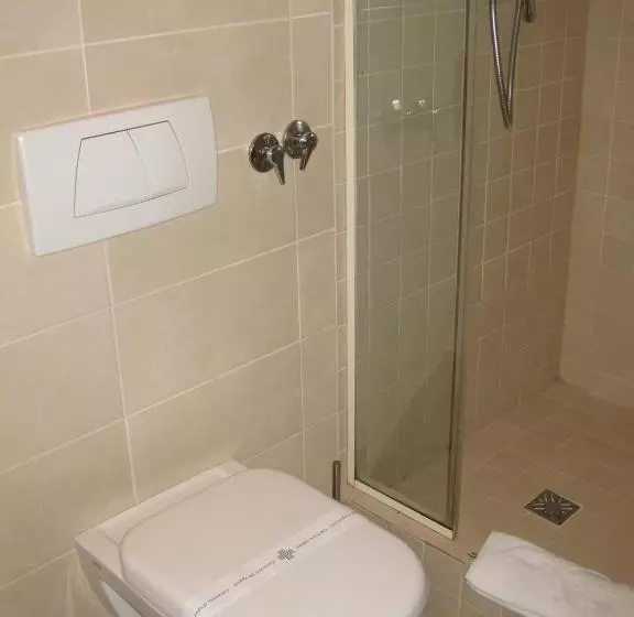 Standard Yhden Hengen Huone, Delpack