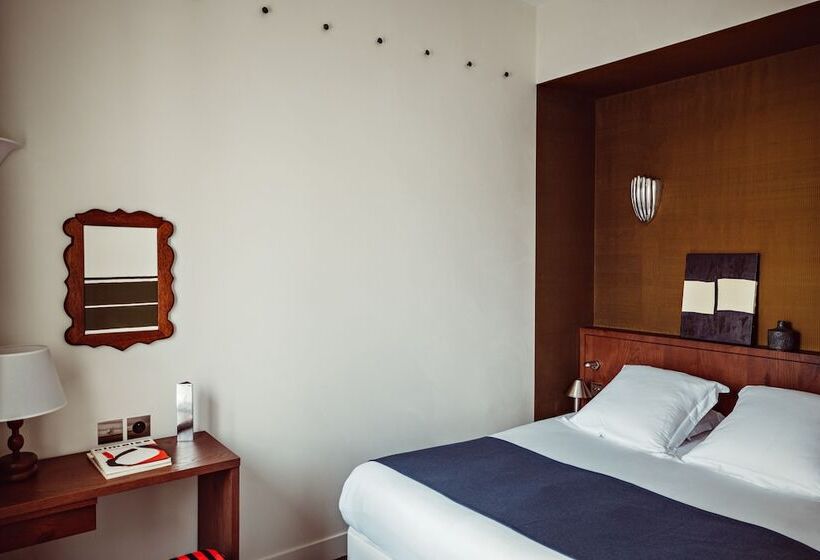 スーペリアールーム, Des Academies Et Des Arts