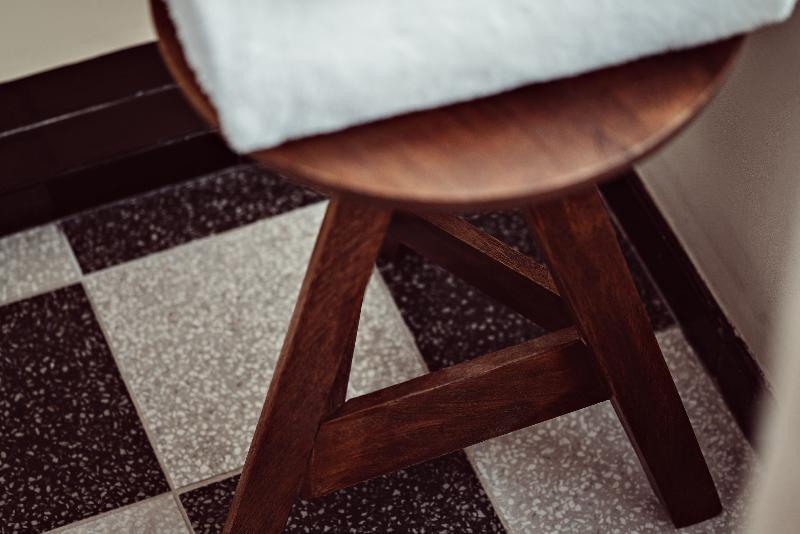 スーペリアールーム, Des Academies Et Des Arts