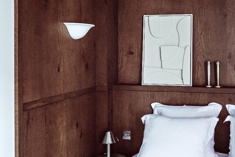 クラシックルーム, Des Academies Et Des Arts