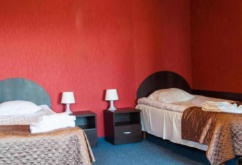 חדר סטנדרט לשלושה, Horyzont