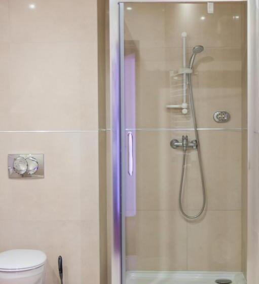 חדר סטנדרט לשלושה, Horyzont