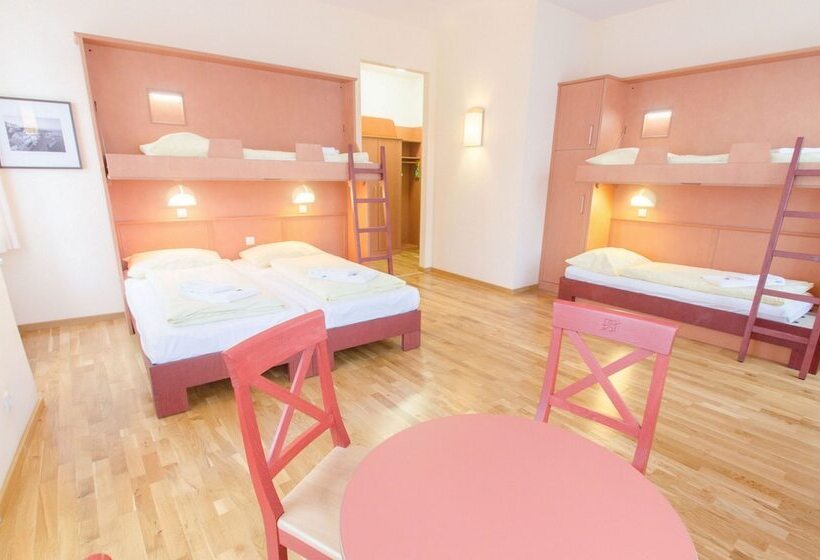 غرفة قياسية رباعية, Jufa Hotel Meersburg Am Bodensee