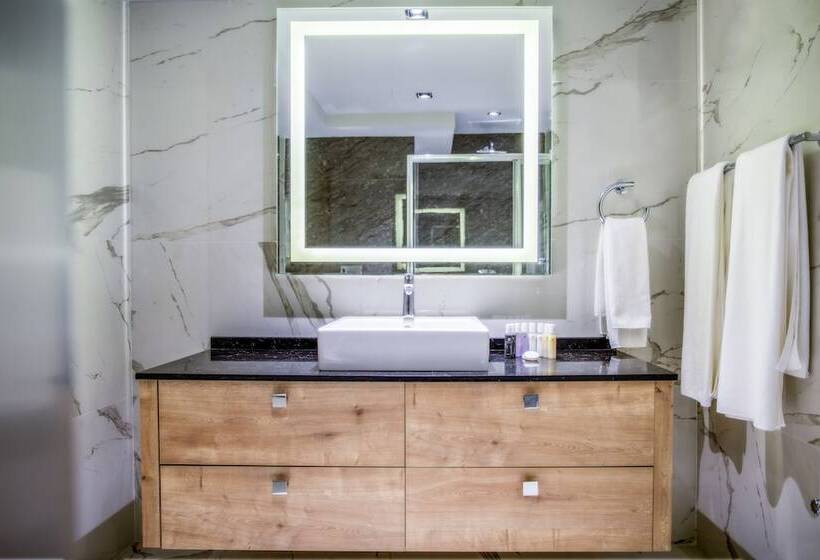 سوییت, La Boutique Hotel & Suites