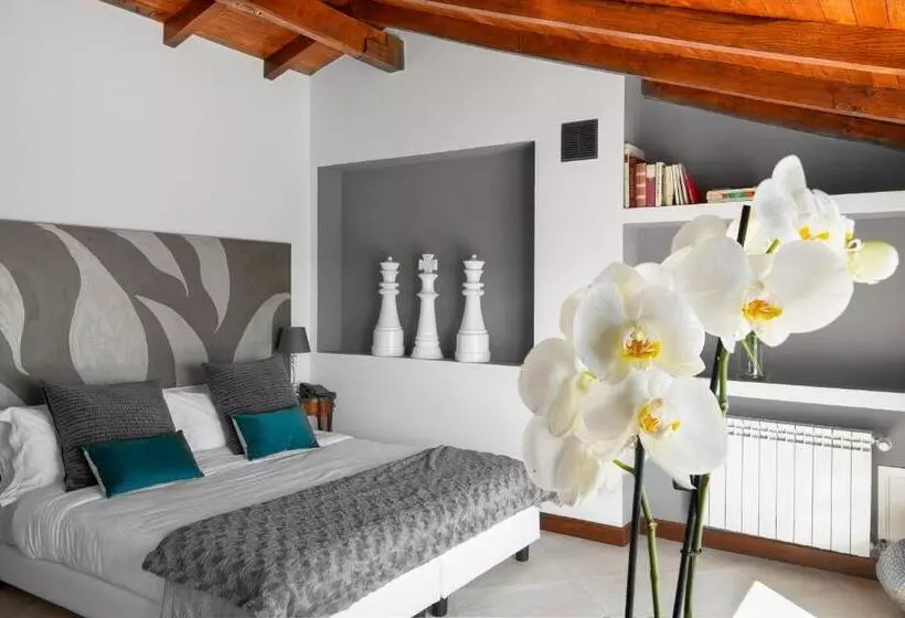 Standard-huone Järvinäkymä, La Locanda Del Pontefice   Luxury Country House