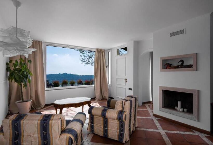 Suite with lake view, La Locanda Del Pontefice   Luxury Country House
