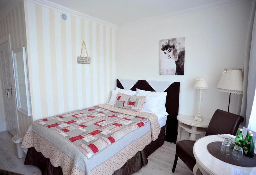 标准三人间, Ottaviano