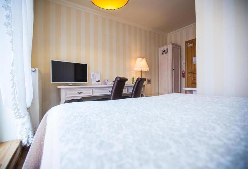 标准单人间, Ottaviano