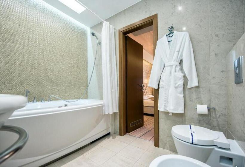 سوییت لوکس, Palladium