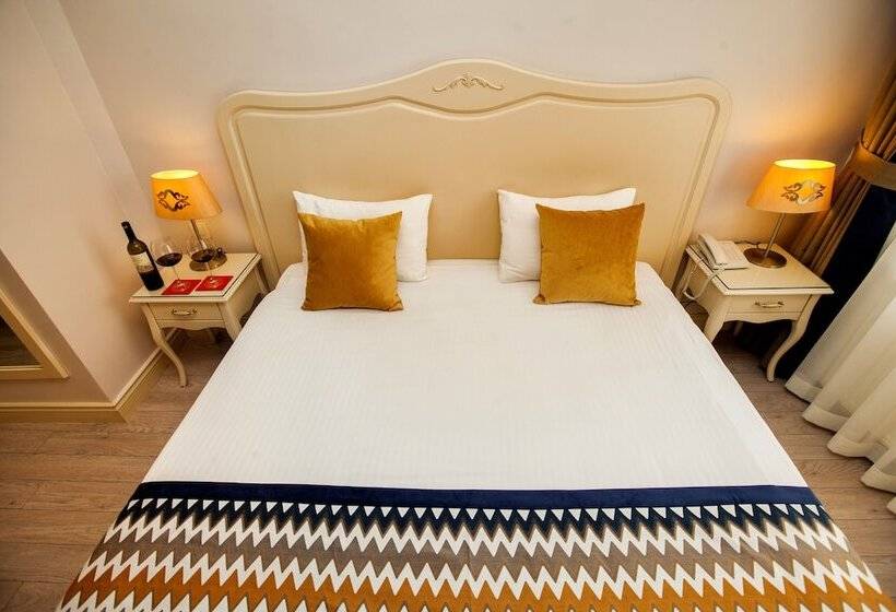 エコノミールーム, Raymond Hotel Old City