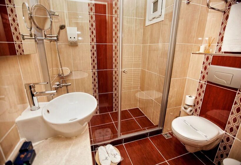 スタンダードトリプルルーム, Raymond Hotel Old City