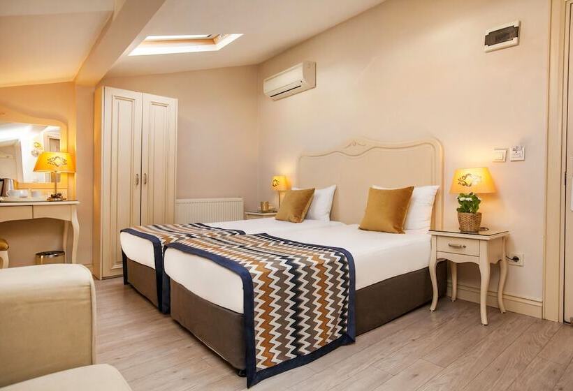 スタンダードトリプルルーム, Raymond Hotel Old City