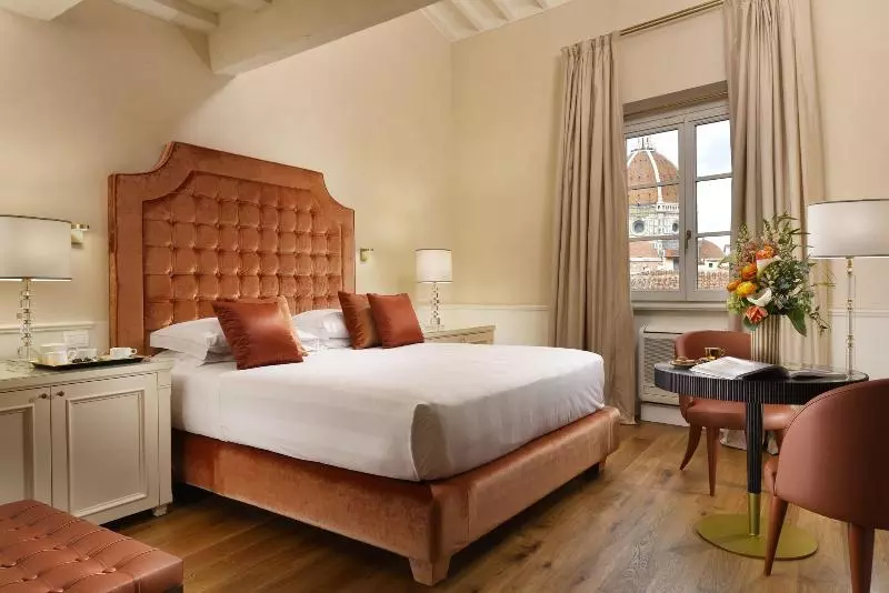 سوییت لوکس, San Firenze Suites & Spa