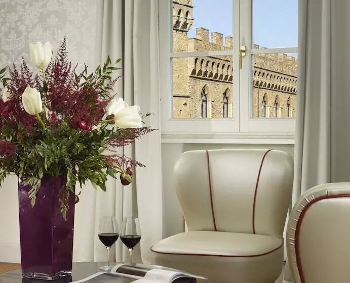 سوییت اجرایی, San Firenze Suites & Spa