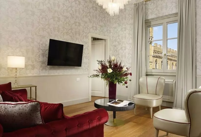 سوییت اجرایی, San Firenze Suites & Spa