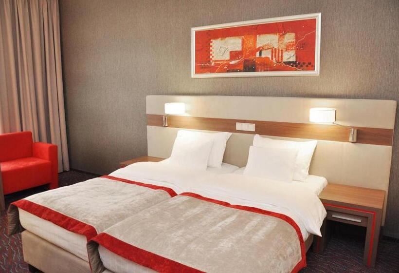 스탠다드 룸, Szafran