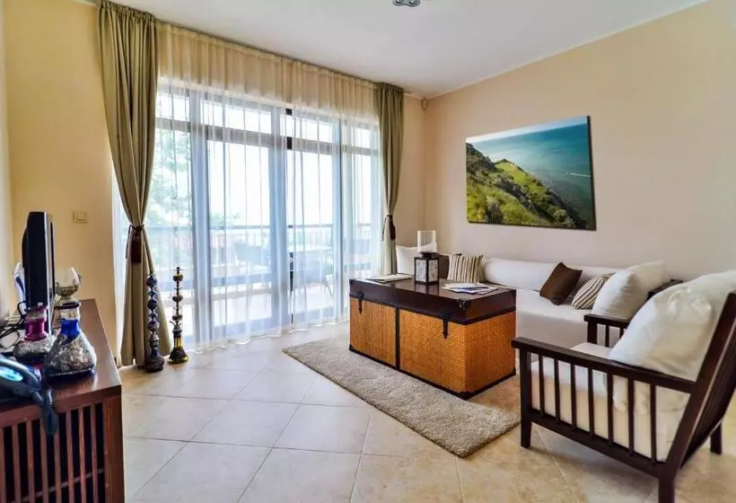 デラックススイート, Thracian Cliffs Golf & Beach Resort