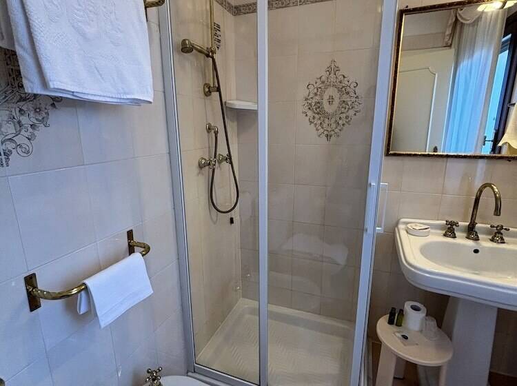 スタンダードシングルルーム, Villa Luppis