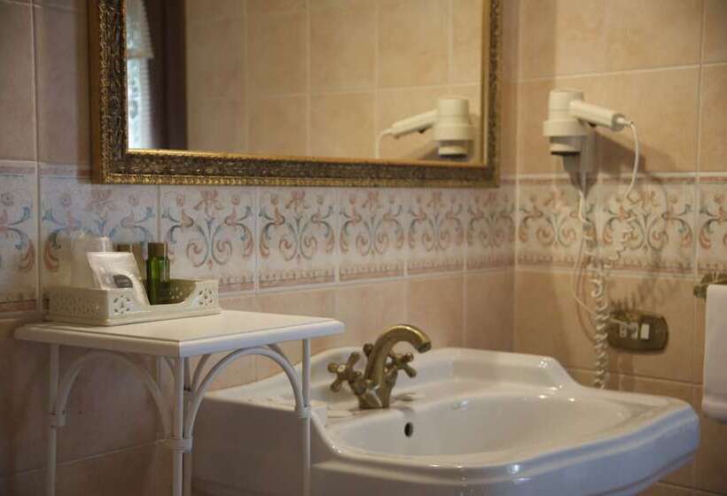 エクゼクティブルーム, Villa Luppis