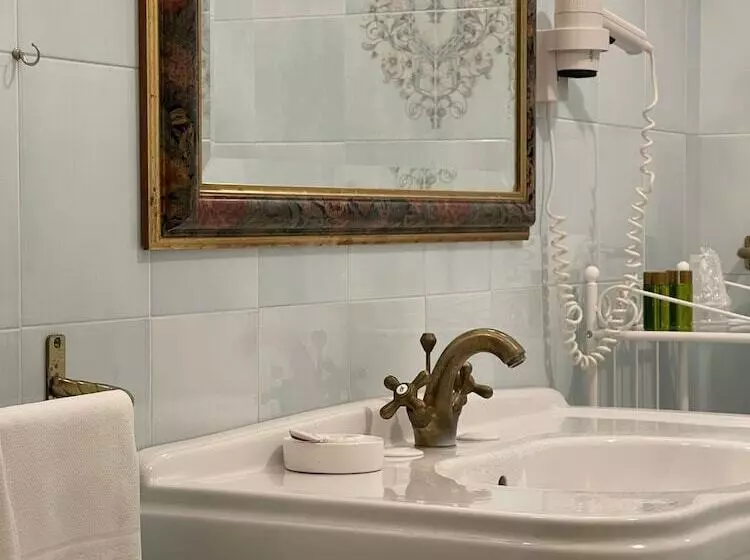 ジュニアスイート, Villa Luppis