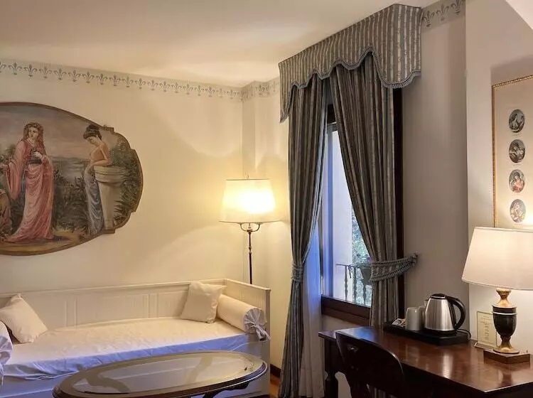 ジュニアスイート, Villa Luppis