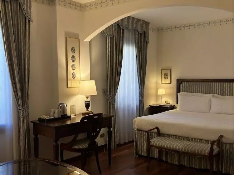 ジュニアスイート, Villa Luppis