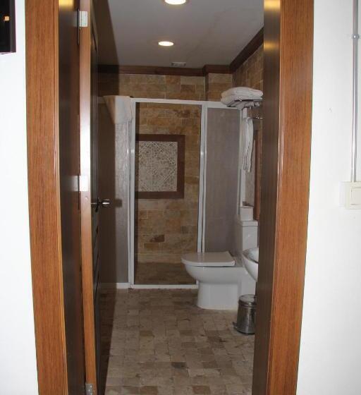 غرفة قياسية فردية, Zeynep Hanim Konagi